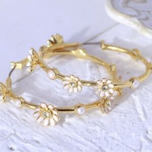 ISO Kate Spade He Loves Me, He Loves Me Not Floral Daisy Chain Hoop Earrings